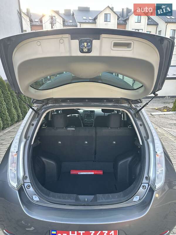 Хэтчбек Nissan Leaf 2015 в Черновцах