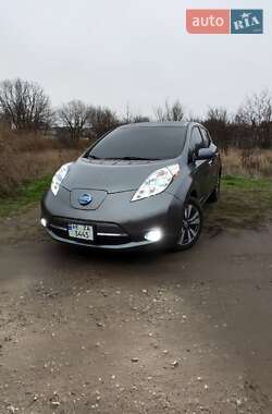 Хэтчбек Nissan Leaf 2014 в Днепре
