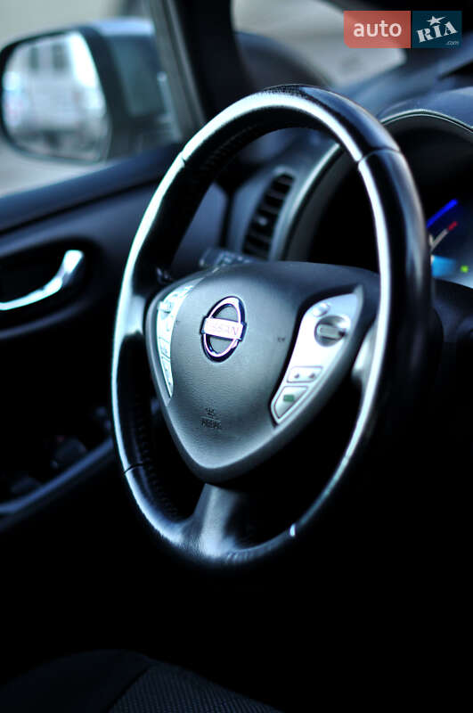 Хетчбек Nissan Leaf 2014 в Рівному