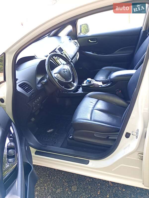 Хэтчбек Nissan Leaf 2014 в Ровно фото 3 Хэтчбек Nissan Leaf 2014 в Ровно