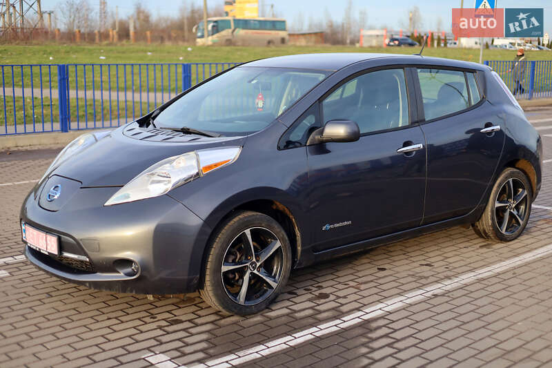 Хэтчбек Nissan Leaf 2013 в Нововолынске