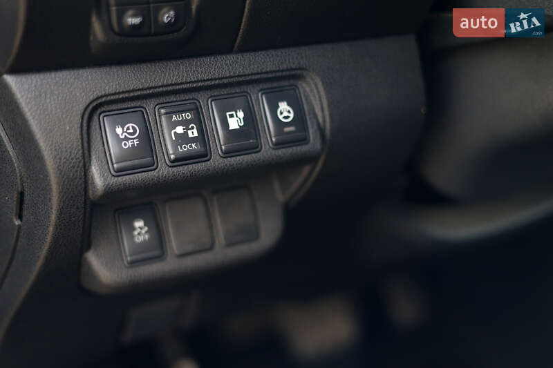 Хэтчбек Nissan Leaf 2013 в Нововолынске