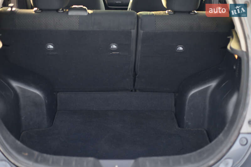 Хэтчбек Nissan Leaf 2013 в Нововолынске