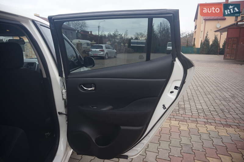 Хетчбек Nissan Leaf 2013 в Самборі фото 45 Хетчбек Nissan Leaf 2013 в Самборі