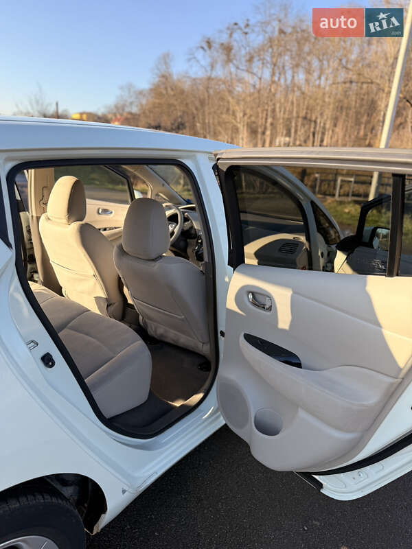 Хетчбек Nissan Leaf 2013 в Калуші фото 20 Хетчбек Nissan Leaf 2013 в Калуші