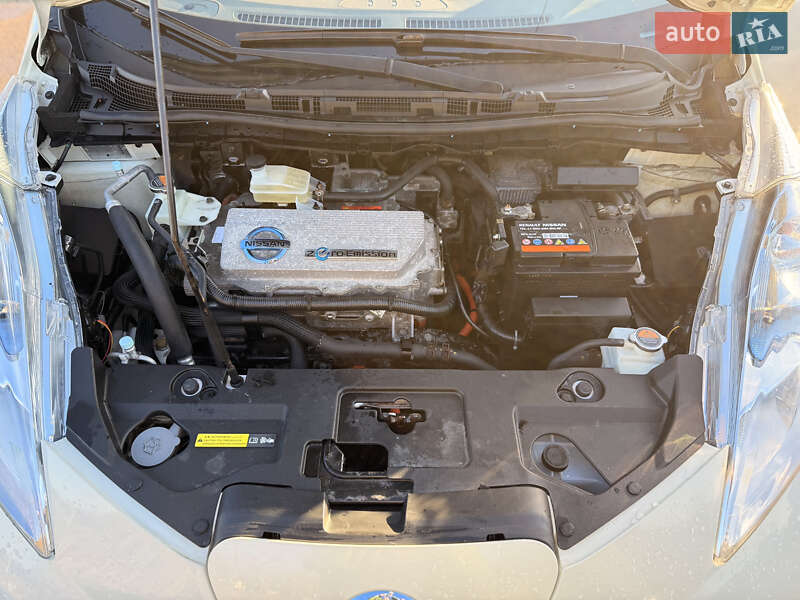 Хетчбек Nissan Leaf 2013 в Калуші фото 22 Хетчбек Nissan Leaf 2013 в Калуші