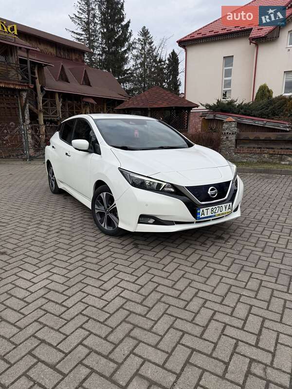 Хетчбек Nissan Leaf 2020 в Долині
