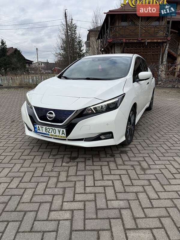 Хетчбек Nissan Leaf 2020 в Долині