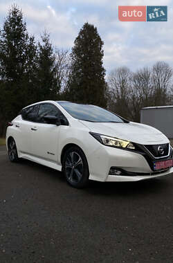 Хетчбек Nissan Leaf 2018 в Бурштині