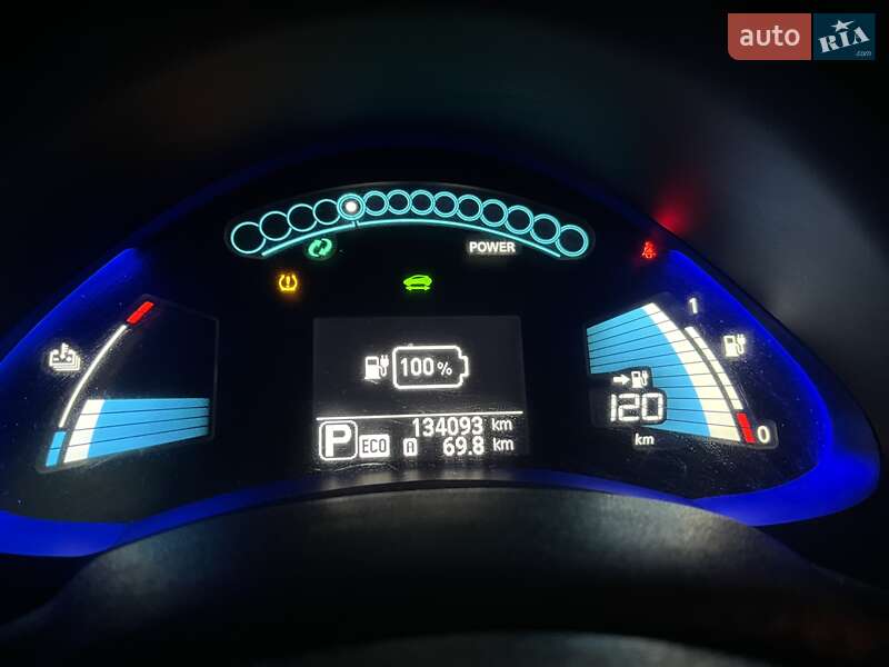 Хэтчбек Nissan Leaf 2014 в Киеве