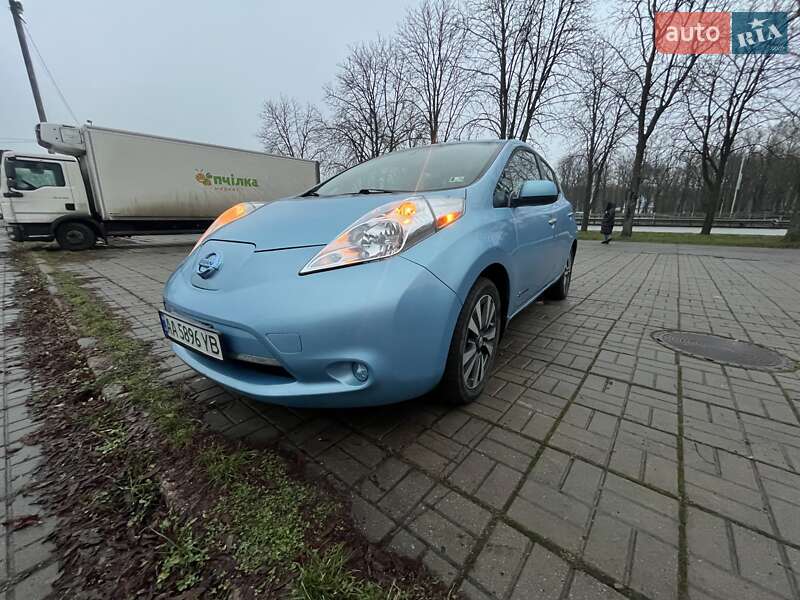 Хэтчбек Nissan Leaf 2014 в Киеве