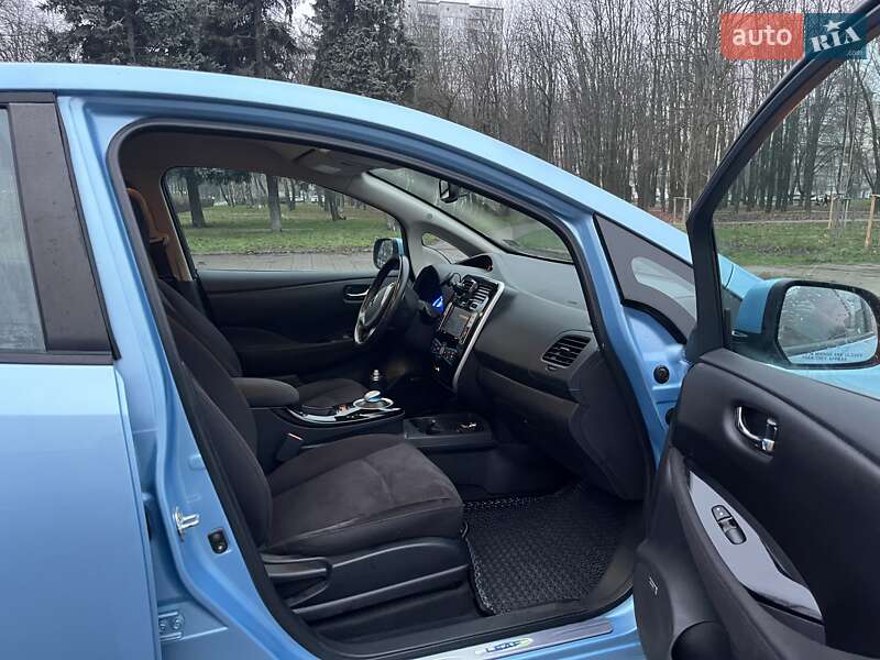 Хэтчбек Nissan Leaf 2014 в Киеве