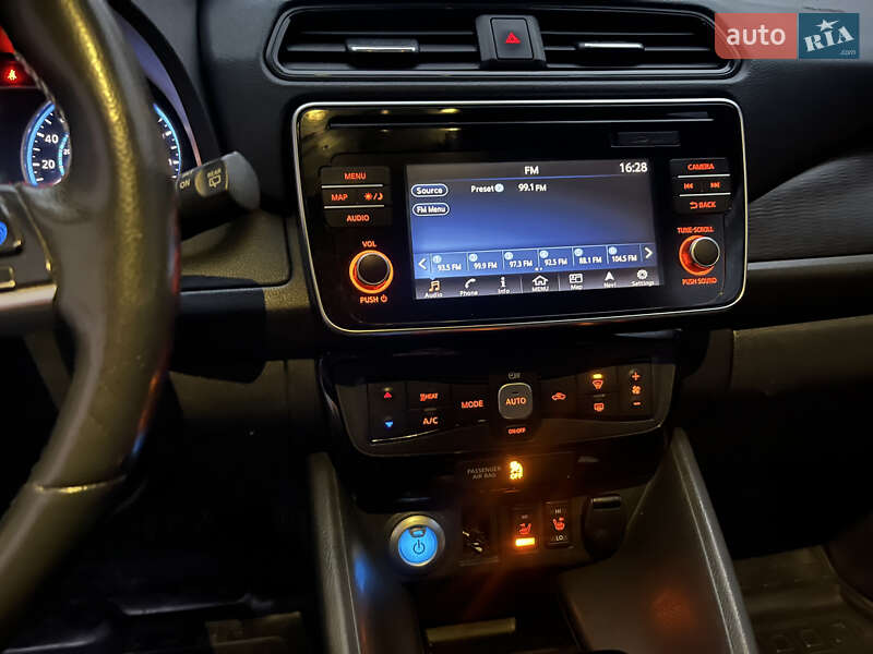 Хэтчбек Nissan Leaf 2018 в Луцке