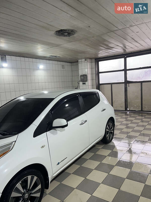 Хетчбек Nissan Leaf 2016 в Ямполі фото 3 Хетчбек Nissan Leaf 2016 в Ямполі