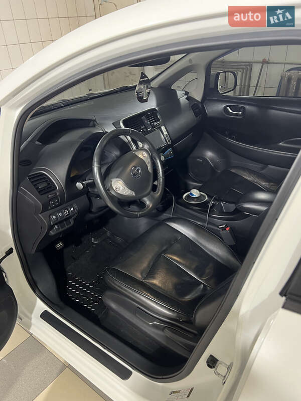 Хетчбек Nissan Leaf 2016 в Ямполі фото 9 Хетчбек Nissan Leaf 2016 в Ямполі