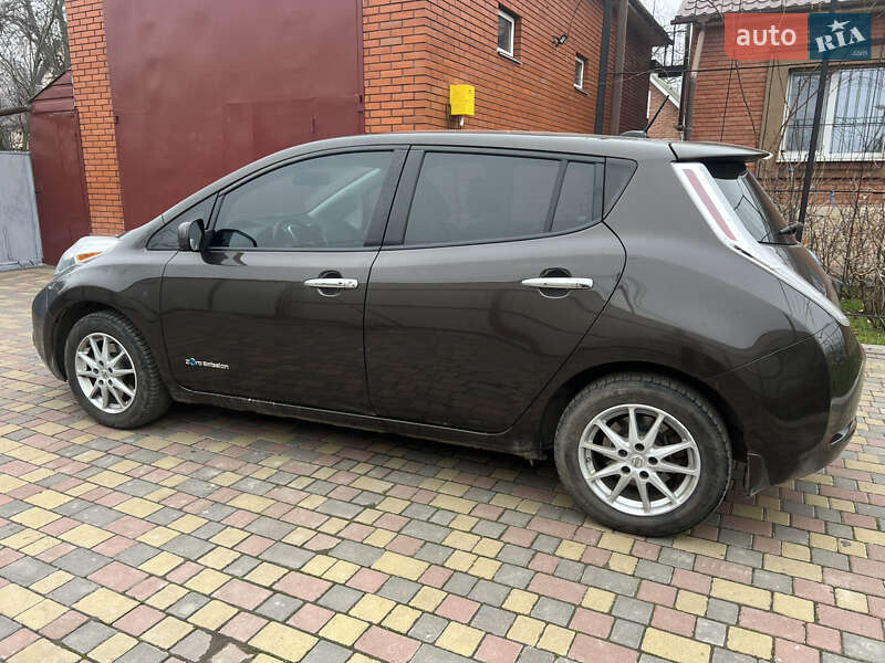 Хэтчбек Nissan Leaf 2015 в Виннице