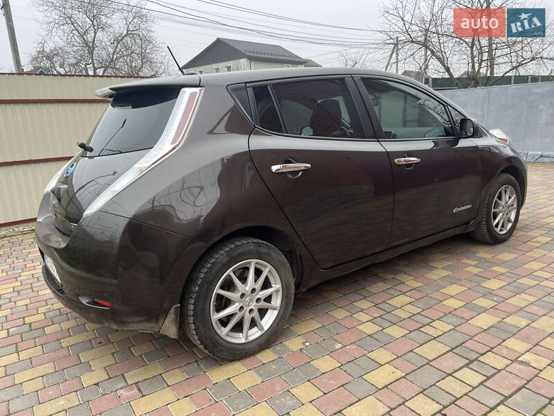Хэтчбек Nissan Leaf 2015 в Виннице