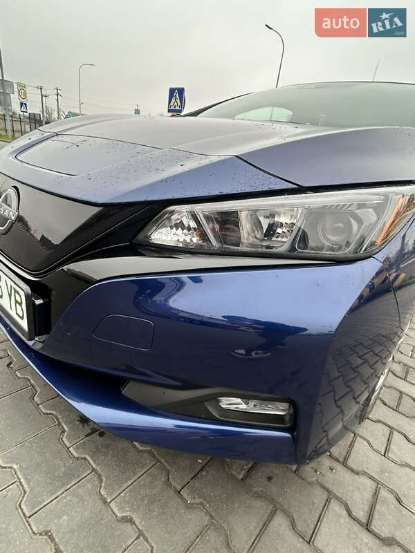 Хетчбек Nissan Leaf 2024 в Одесі