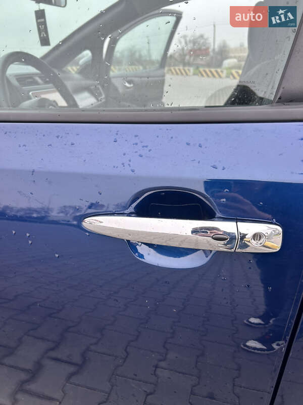 Хетчбек Nissan Leaf 2024 в Одесі