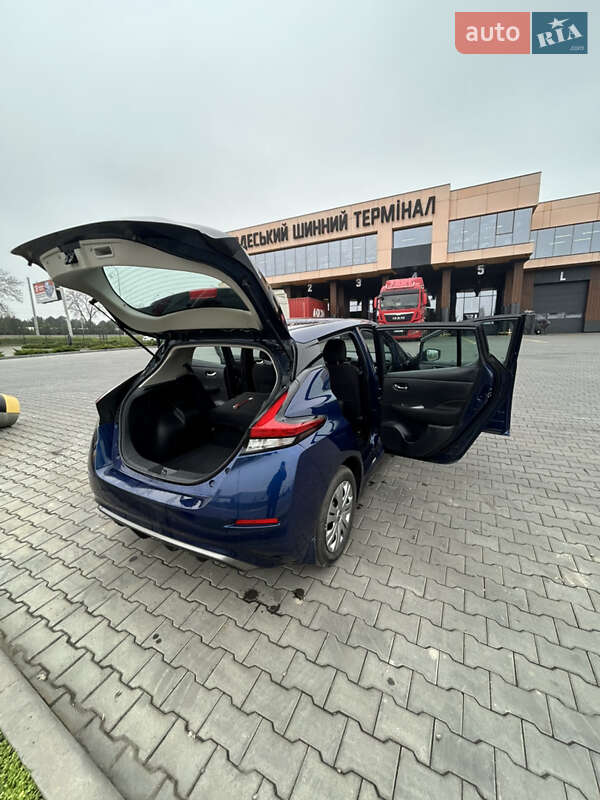 Хетчбек Nissan Leaf 2024 в Одесі