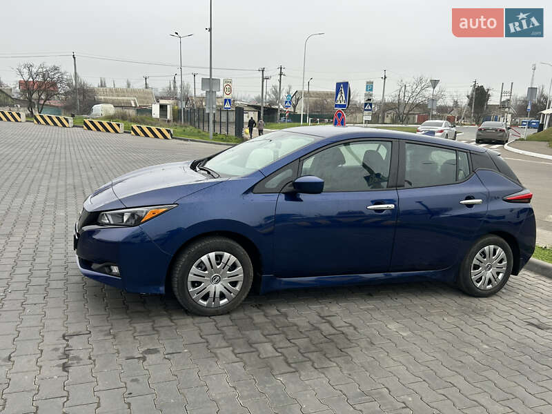 Хетчбек Nissan Leaf 2024 в Одесі
