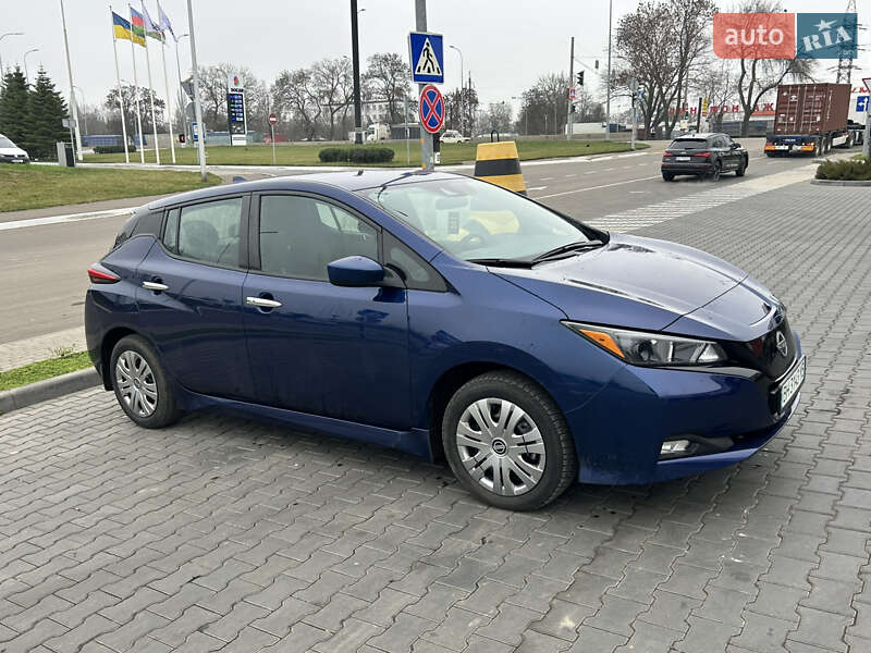 Хетчбек Nissan Leaf 2024 в Одесі