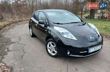 Хэтчбек Nissan Leaf 2012 в Тысменице