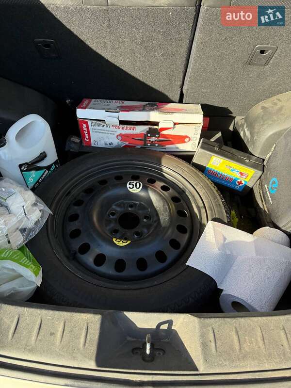 Хэтчбек Nissan Leaf 2014 в Днепре