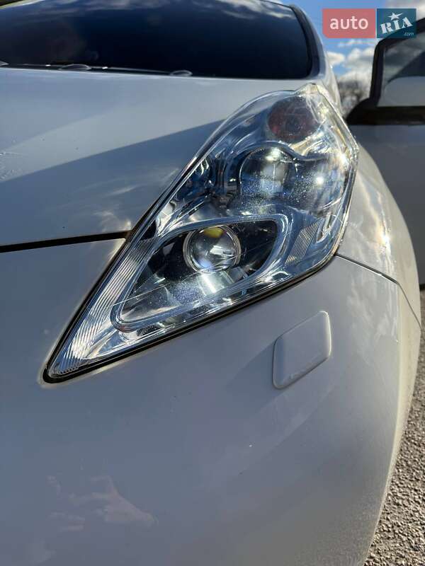 Хэтчбек Nissan Leaf 2014 в Днепре