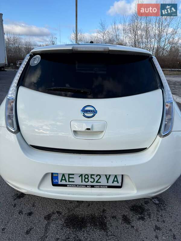 Хэтчбек Nissan Leaf 2014 в Днепре