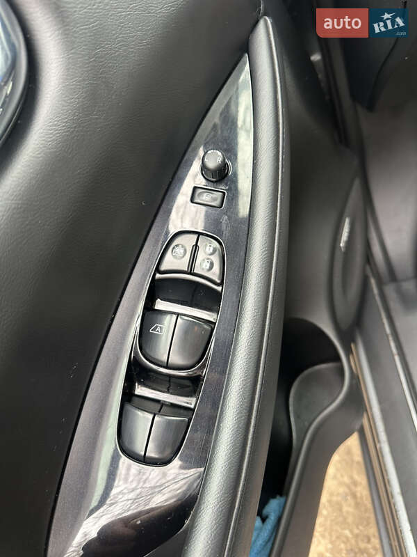 Хэтчбек Nissan Leaf 2015 в Каменец-Подольском фото 16 Хэтчбек Nissan Leaf 2015 в Каменец-Подольском