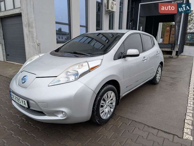 Хетчбек Nissan Leaf 2014 в Рівному