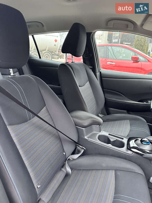 Хетчбек Nissan Leaf 2021 в Хмельницькому