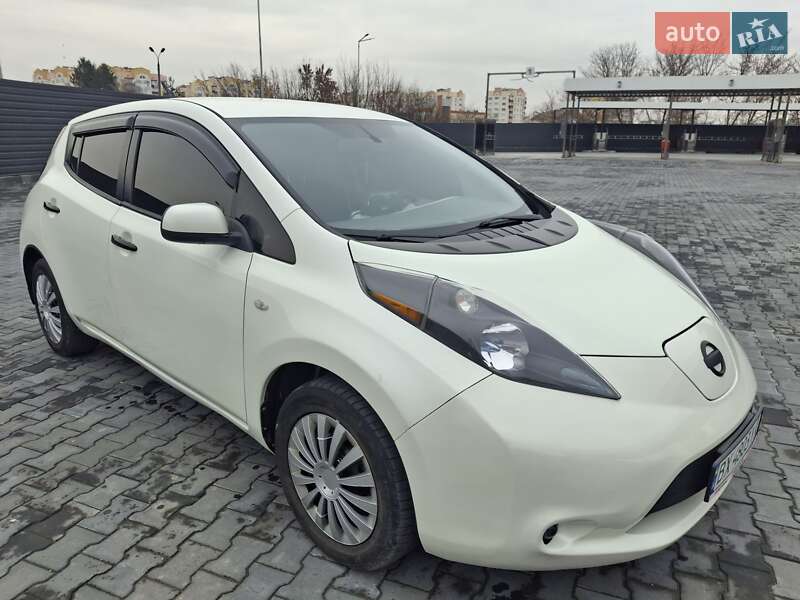 Хэтчбек Nissan Leaf 2013 в Каменец-Подольском