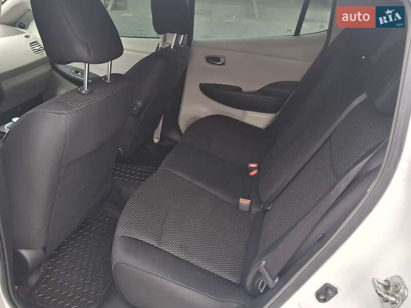 Хэтчбек Nissan Leaf 2013 в Каменец-Подольском