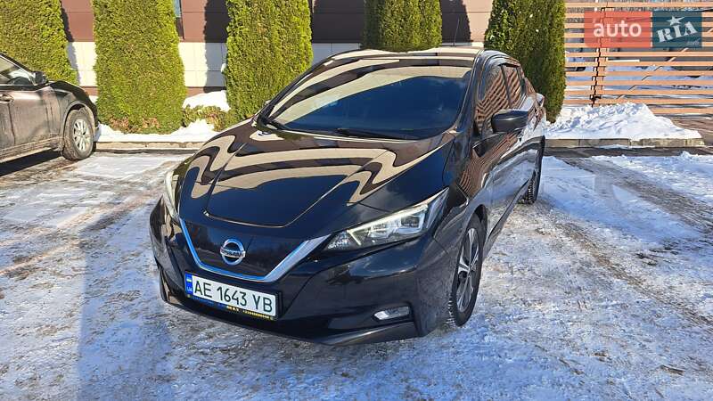 Хетчбек Nissan Leaf 2018 в Дніпрі