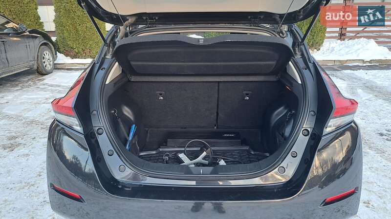 Хетчбек Nissan Leaf 2018 в Дніпрі