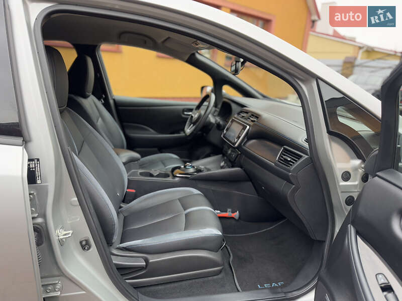 Хэтчбек Nissan Leaf 2019 в Ровно