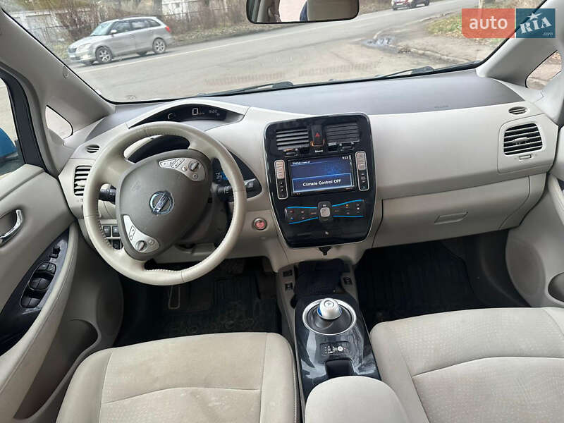 Хэтчбек Nissan Leaf 2011 в Львове