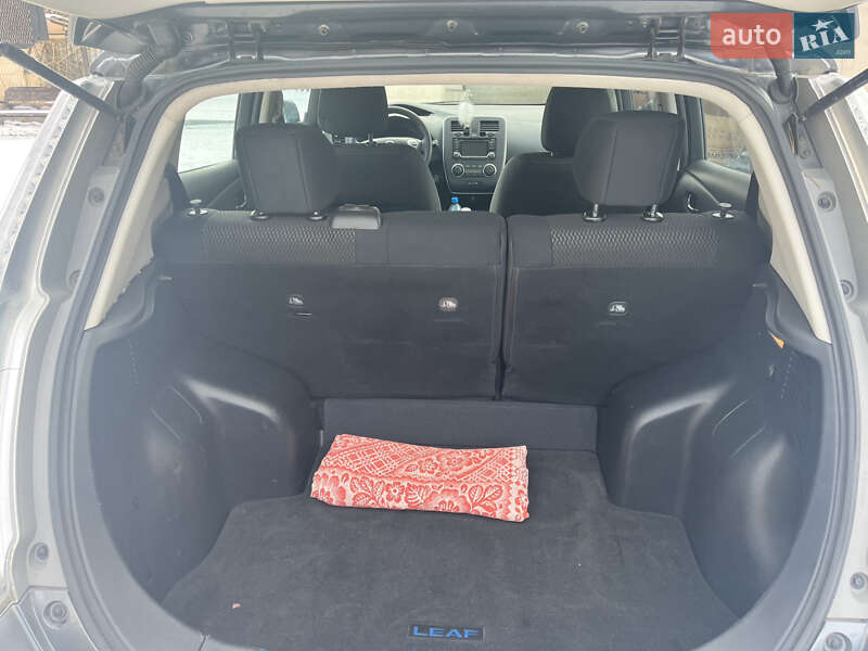 Хетчбек Nissan Leaf 2015 в Житомирі