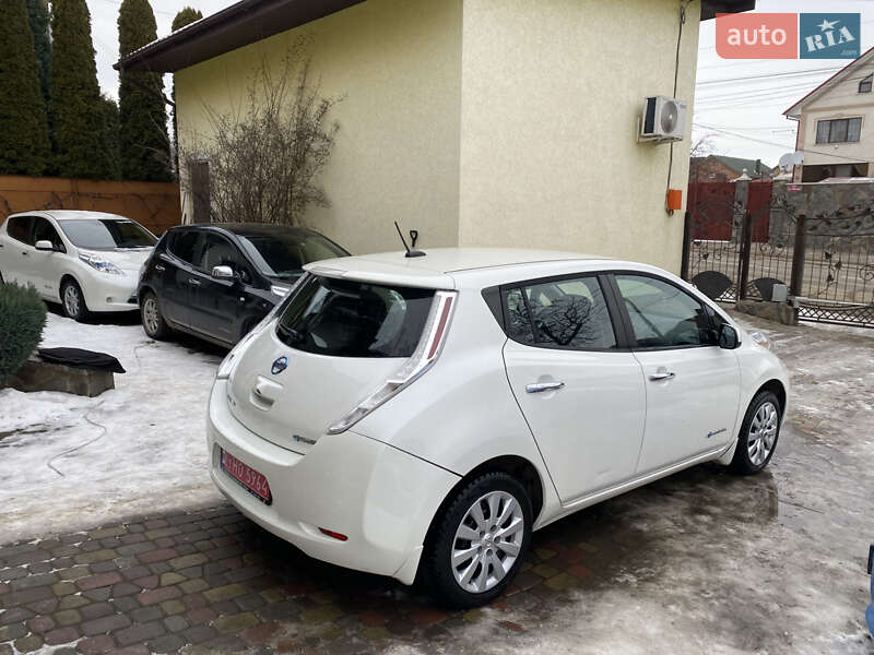 Хетчбек Nissan Leaf 2015 в Чернівцях