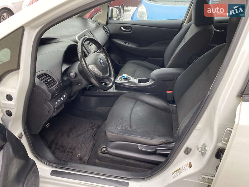 Хетчбек Nissan Leaf 2015 в Чернівцях