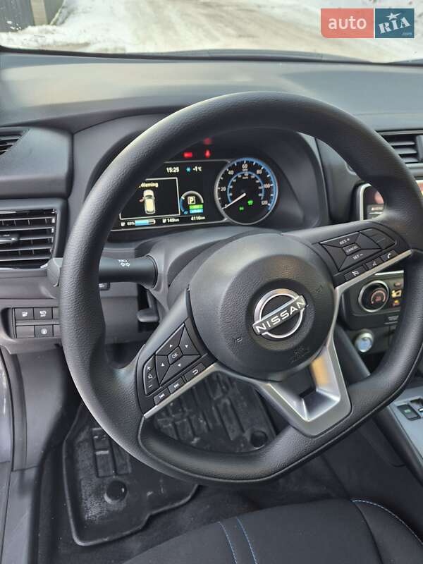 Хэтчбек Nissan Leaf 2024 в Львове