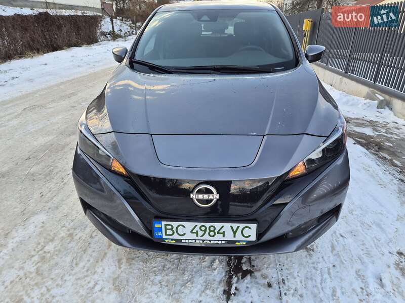 Хэтчбек Nissan Leaf 2024 в Львове
