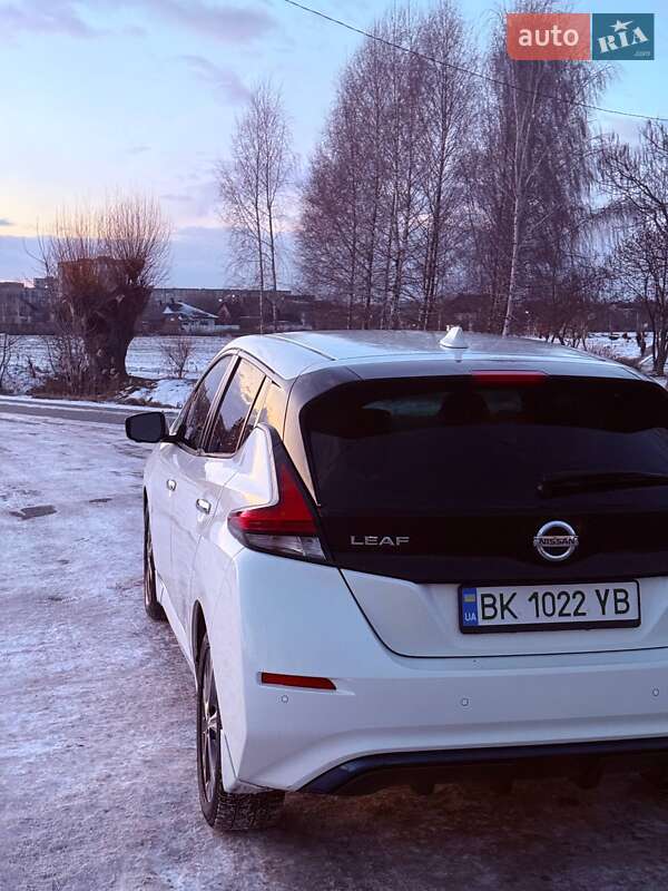 Хэтчбек Nissan Leaf 2020 в Ровно