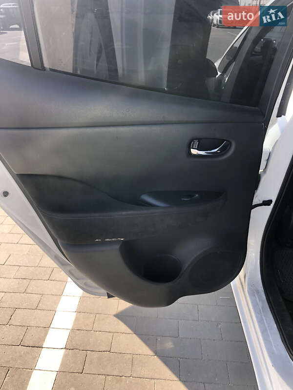 Хэтчбек Nissan Leaf 2014 в Виннице