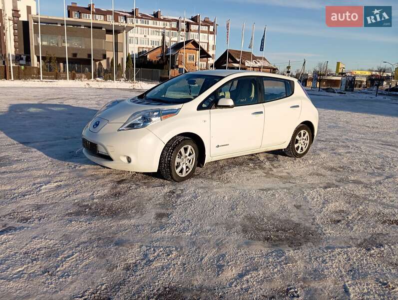 Хэтчбек Nissan Leaf 2012 в Киеве фото Хэтчбек Nissan Leaf 2012 в Киеве
