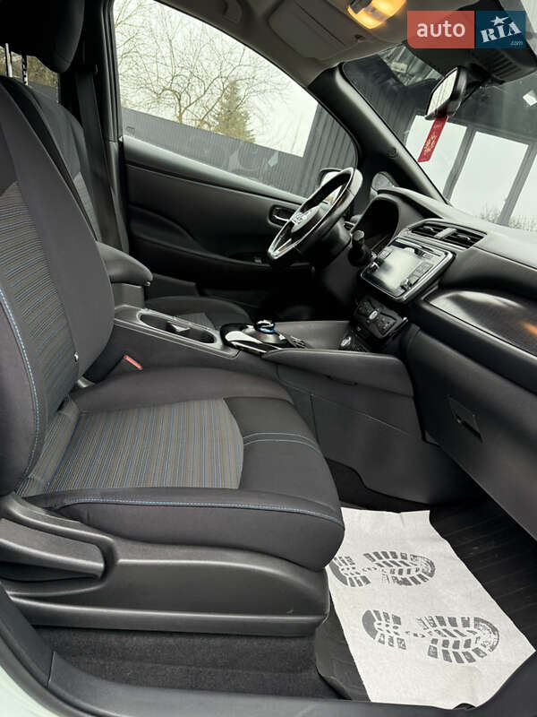 Хэтчбек Nissan Leaf 2018 в Дрогобыче