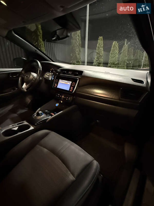 Хэтчбек Nissan Leaf 2017 в Тернополе
