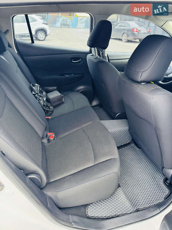 Хэтчбек Nissan Leaf 2015 в Житомире